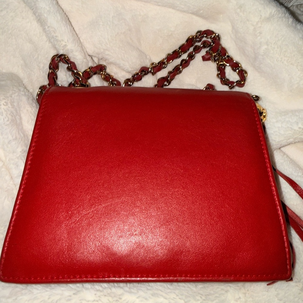 CHANEL Red Quilted Lambskin Crossbody with Gold Chain and Tassel - Picture 5 of 7